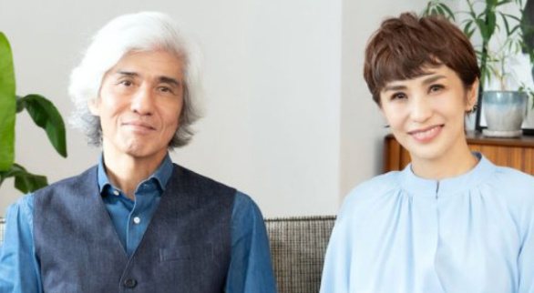 佐藤浩市と妻の写真